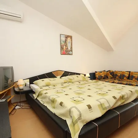 דירה With A Parking Space Novigrad - 7037 *