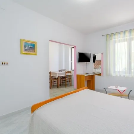 Appartement With A Parking Space Novigrad - 7135 *
