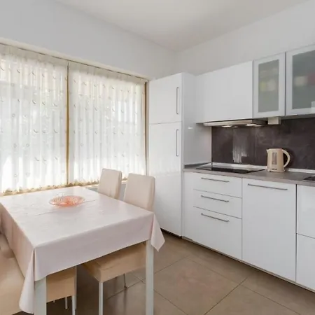 With A Parking Space Novigrad - 7135 Appartement Novigrad Istria