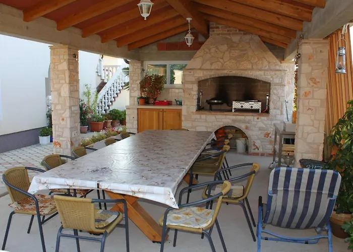 With A Parking Space Novigrad - 7037 Apartamento Novigrad Istria