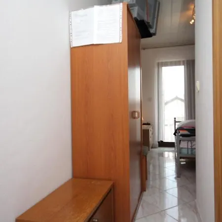 With A Parking Space Novigrad - 7037 Apartment