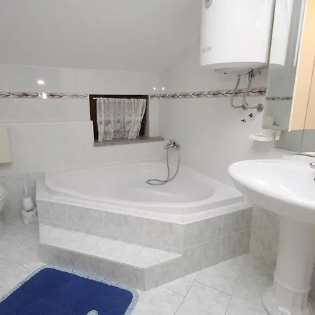 With A Parking Space Novigrad - 7037 Apartment *