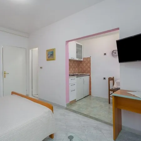 Apartments With A Parking Space Novigrad - 7135 Apartment *