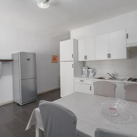 Apartments With A Parking Space Novigrad - 7135 Novigrad (Istria)