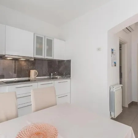 Apartment Apartments With A Parking Space Novigrad - 7135