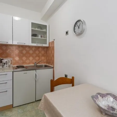 Apartments With A Parking Space Novigrad - 7135