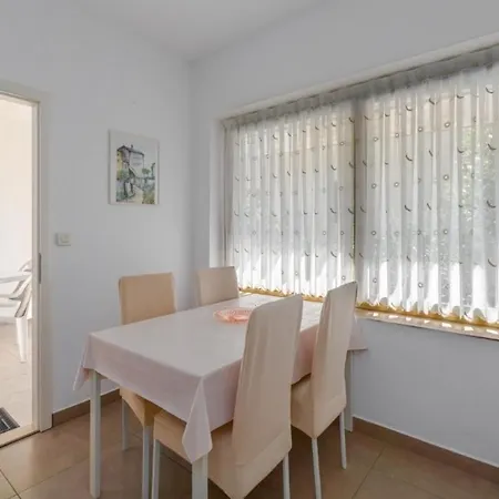 Apartment Apartments With A Parking Space Novigrad - 7135